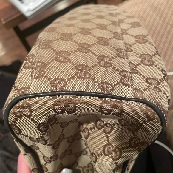 Gucci Suki (Medium) Authentic - Picture 10 of 15